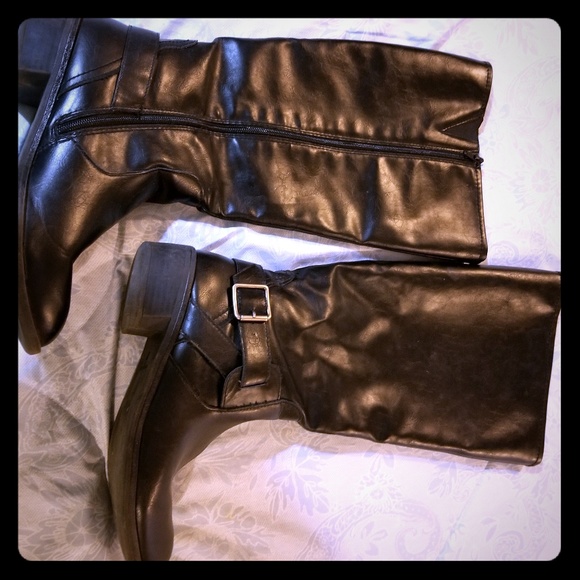 Boots - Picture 1 of 2
